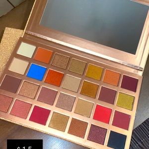 Brand new eye shadow pallet